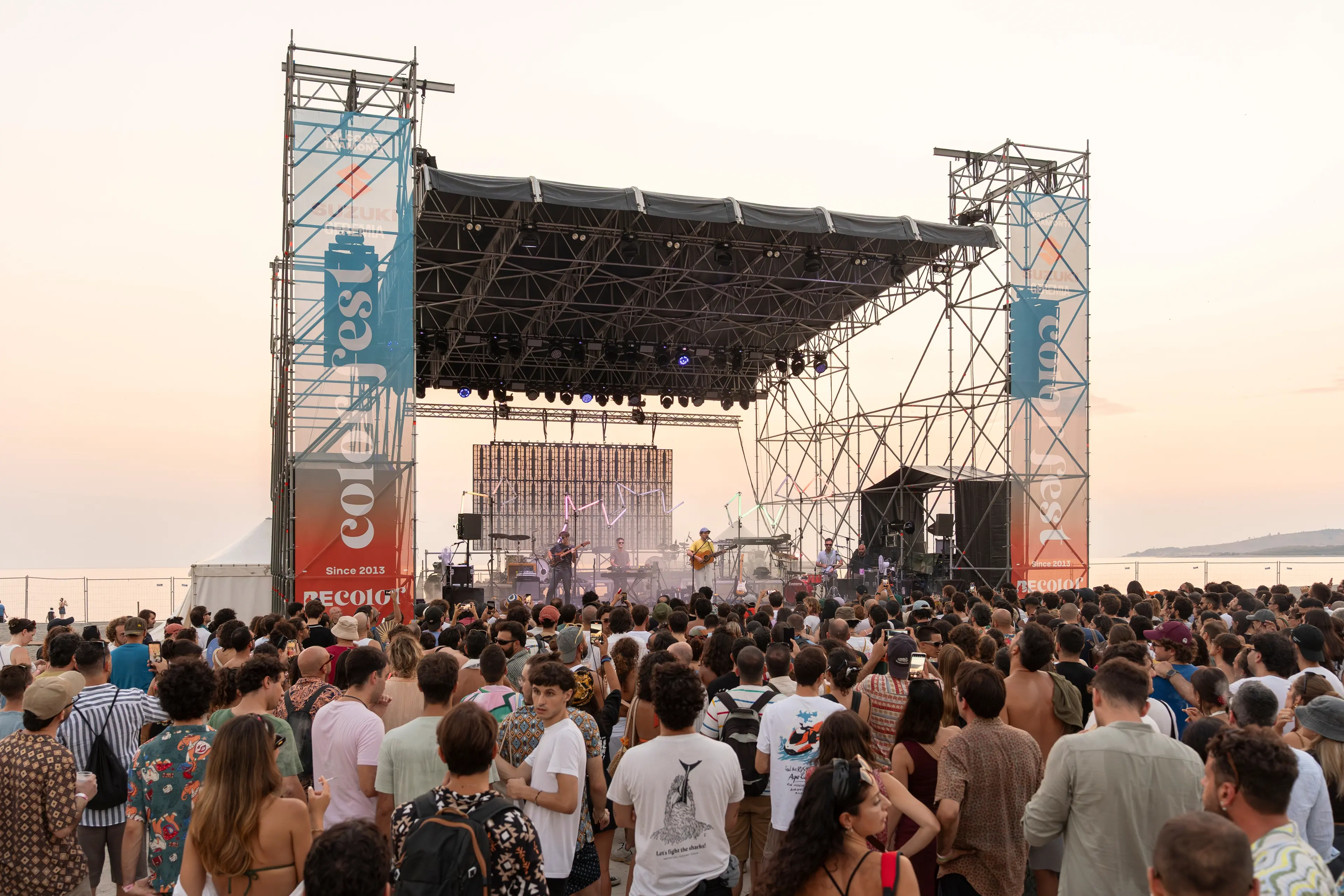 Color Fest torna a Lamezia Terme: Cosmo all'alba, Dimartino e Sebastien Tellier per un’edizione da non perdere\n