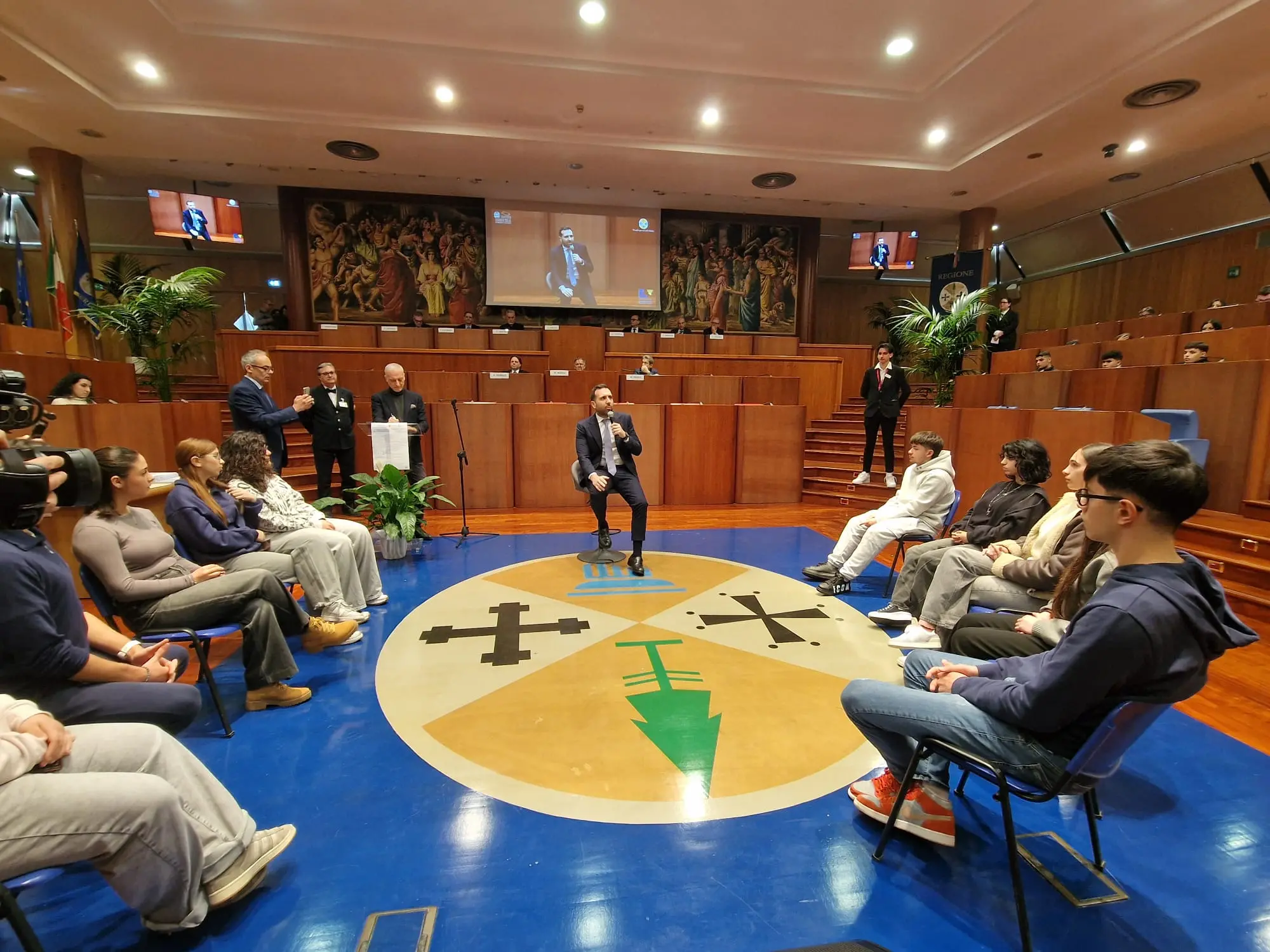 Reddito di merito, Cirillo: «Investimento sui giovani e sul futuro della Calabria»\n