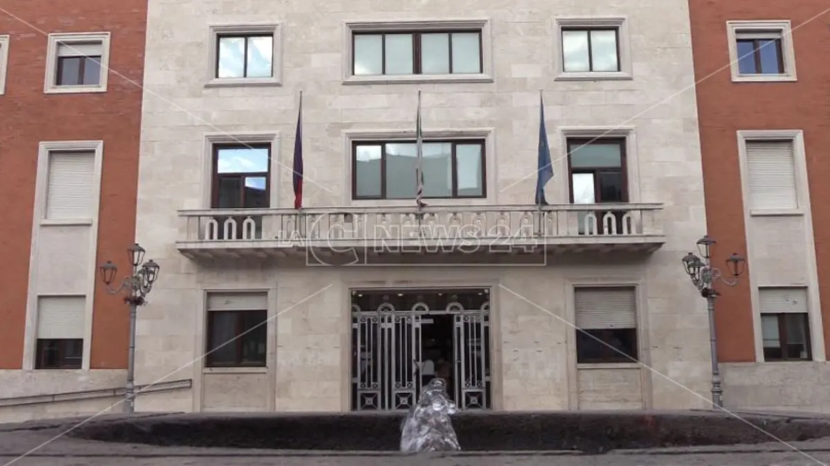 <p>Il comune di Crotone</p>\\n