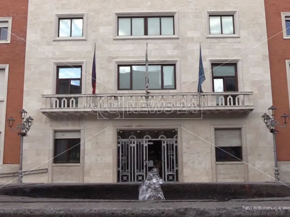 Appalti pilotati, l’inchiesta Teorema continua: blitz della Guardia di Finanza a Crotone, Cirò Marina e Isola Capo Rizzuto