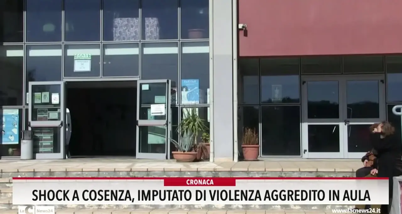 Shock a Cosenza: imputato di violenza aggredito in aula