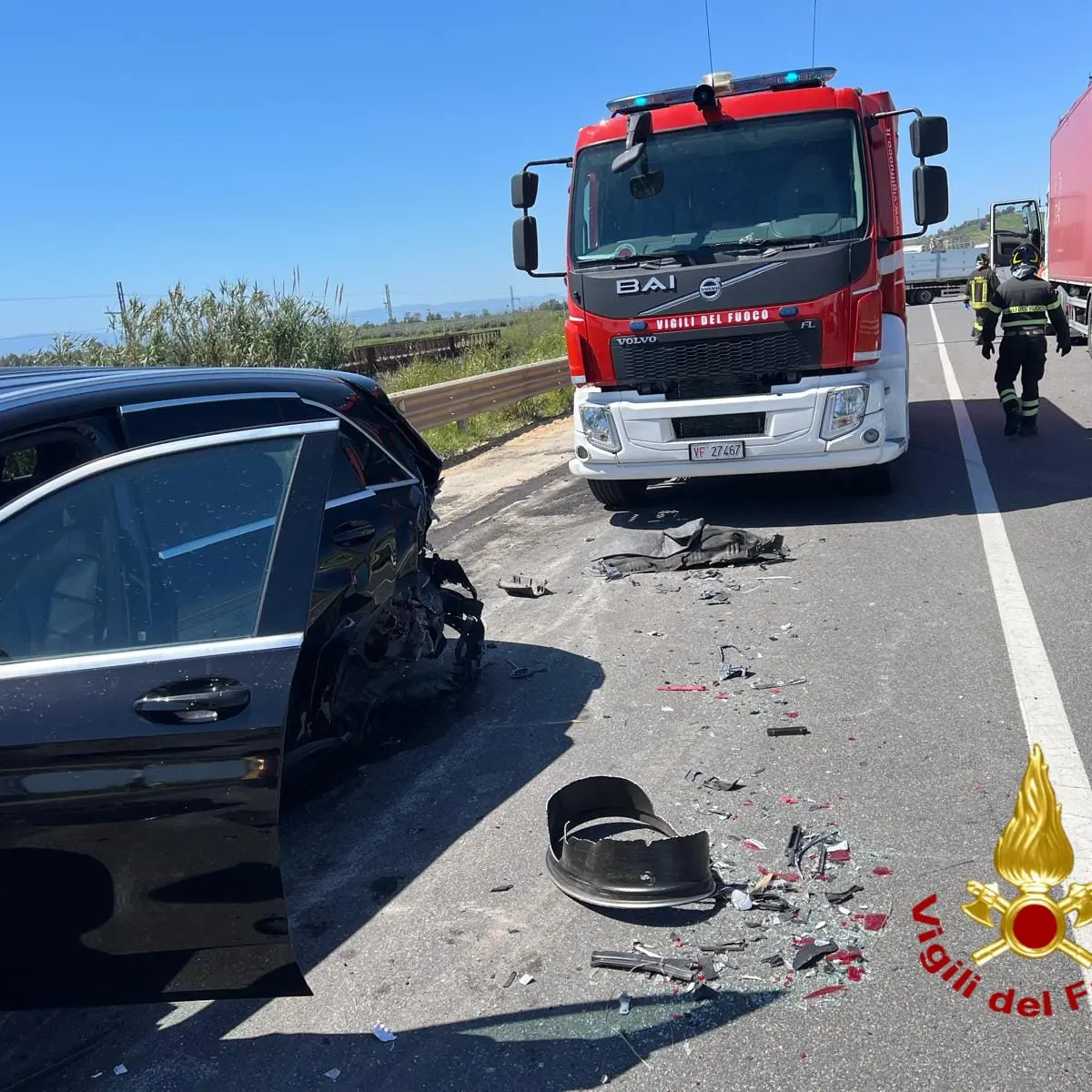 Incidente sulla ss 106 nel Catanzarese,\u00A0un morto nello scontro tra tir e auto\n