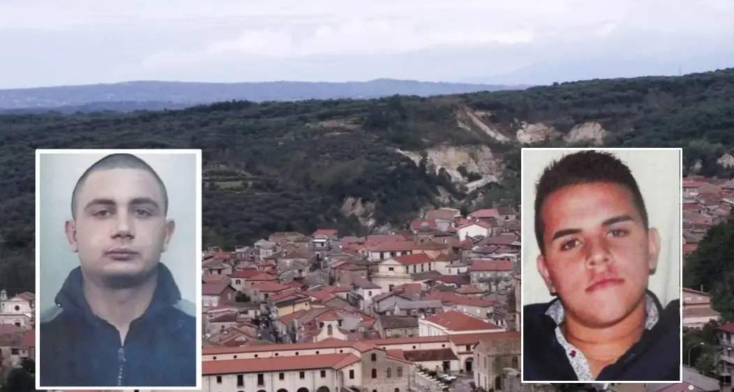 ’Ndrangheta, operazione Jerakarni:\u00A0irreperibili\u00A0due pezzi grossi del clan Emanuele.\u00A0Ecco chi sono\n