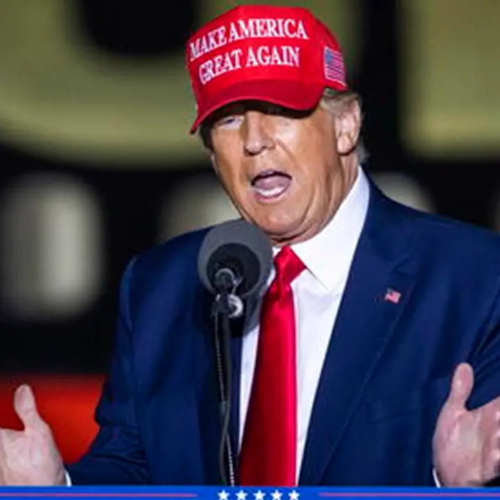 Trump litiga con mezzo movimento Maga e gli influencer lo attaccano: «È ora che il nonno vada in casa di riposo»\n