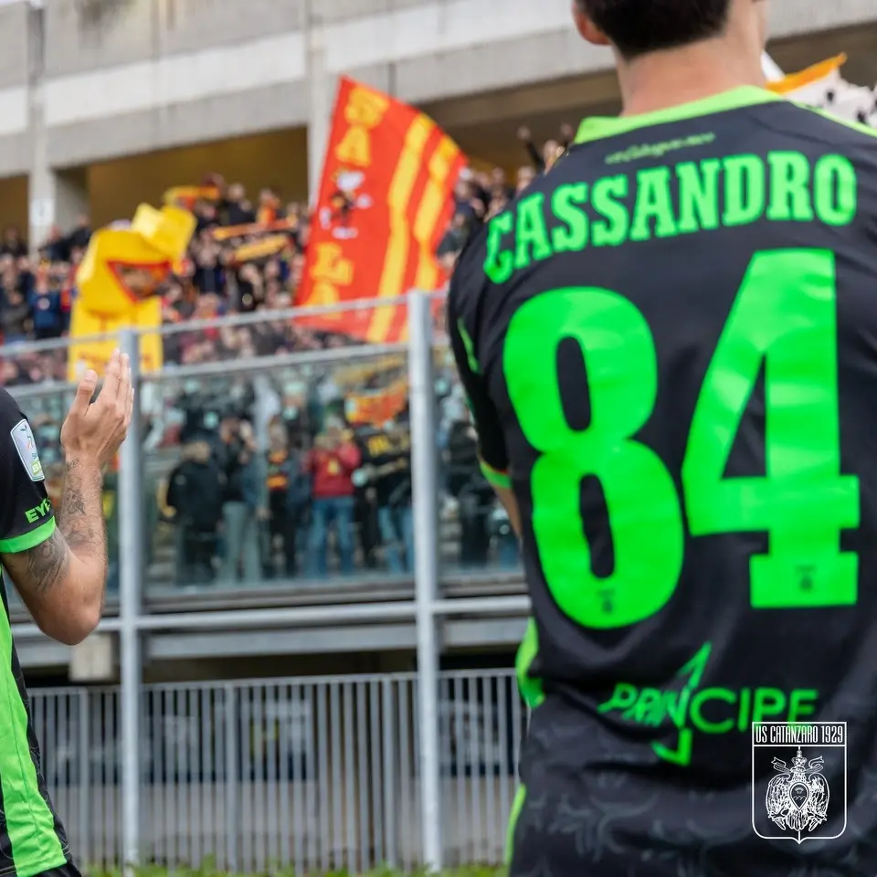 Catanzaro ad Avellino tra assenze e memoria: Iemmello guida l’emergenza, Sounas e Biasci incrociano il loro passato\n