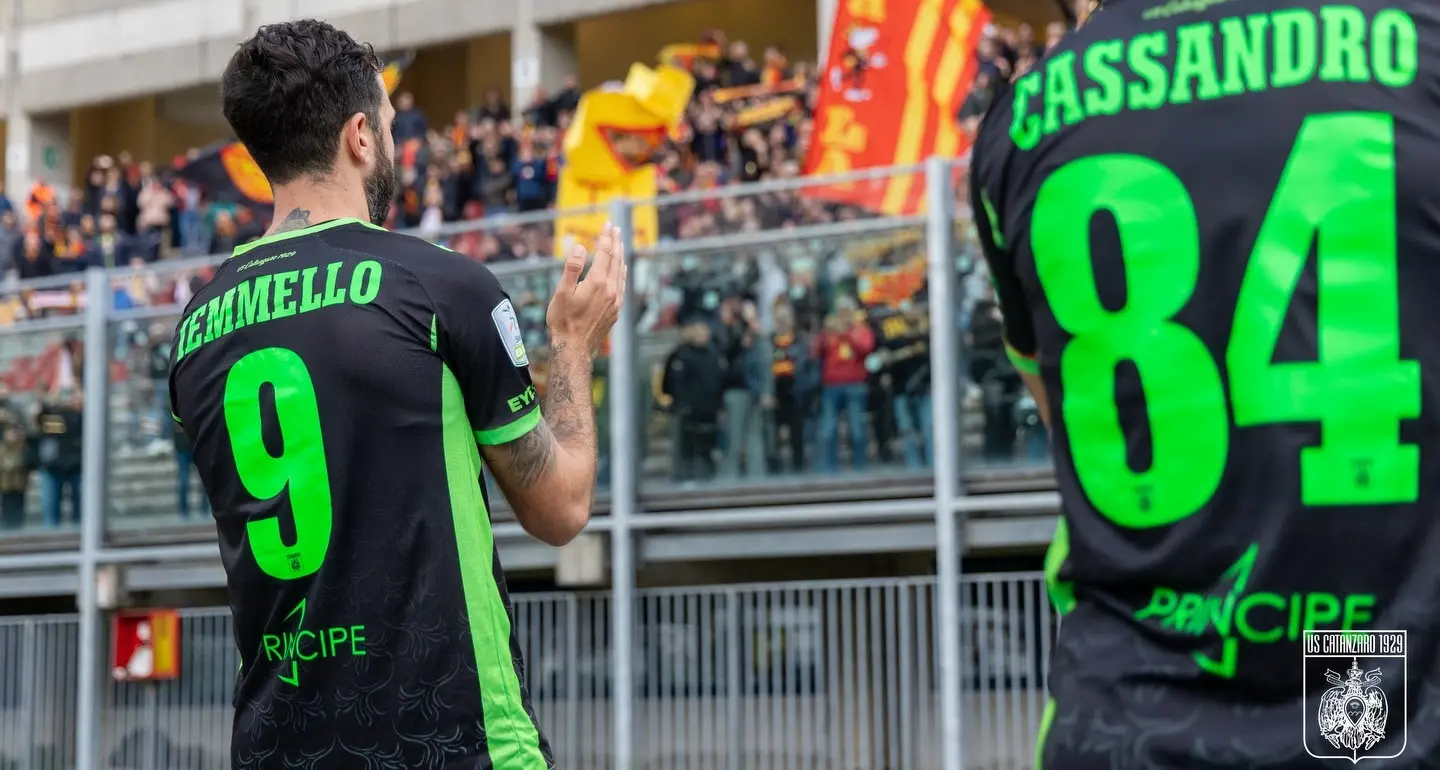 Catanzaro ad Avellino tra assenze e memoria: Iemmello guida l’emergenza, Sounas e Biasci incrociano il loro passato\n