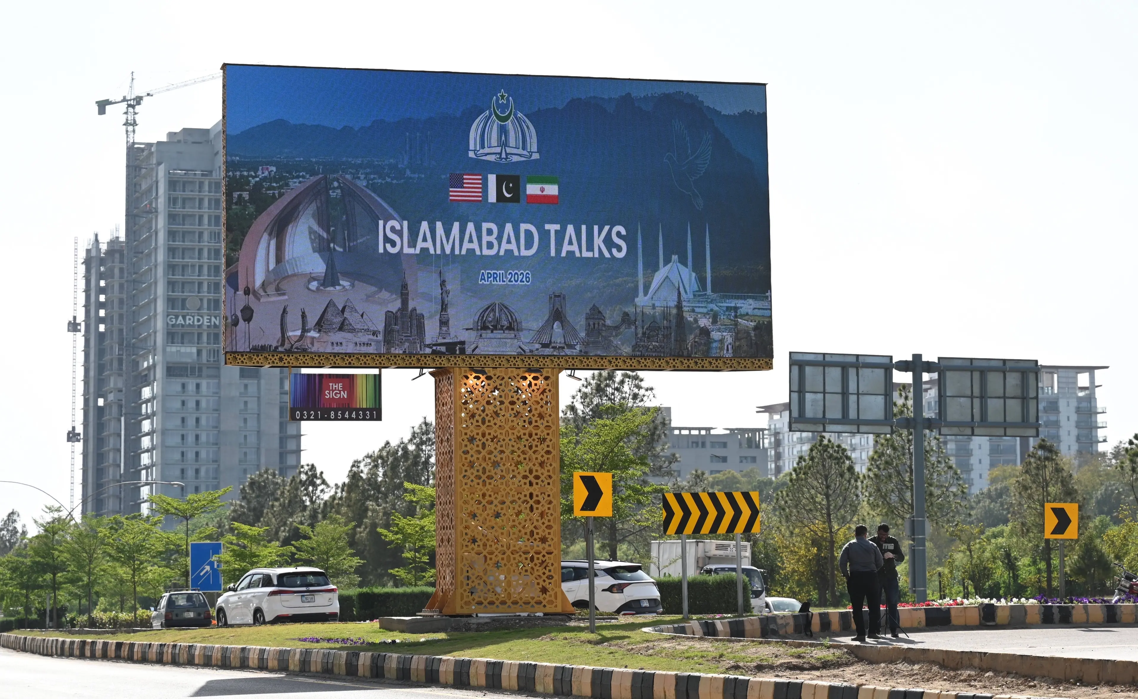 «O la va o la spacca»: in Pakistan negoziati ad alta tensione mentre il Medio Oriente resta in fiamme\n