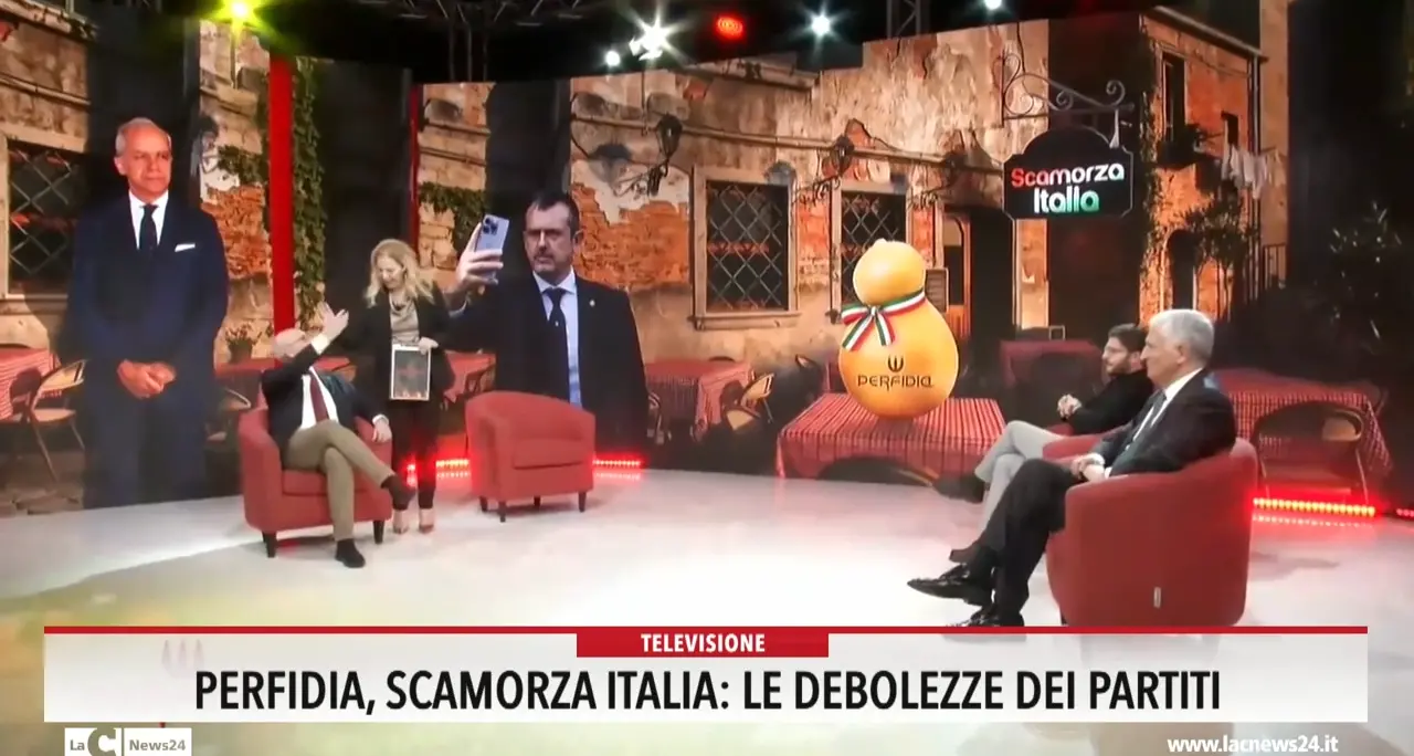 Perfidia, Scamorza Italia: le debolezze dei partiti