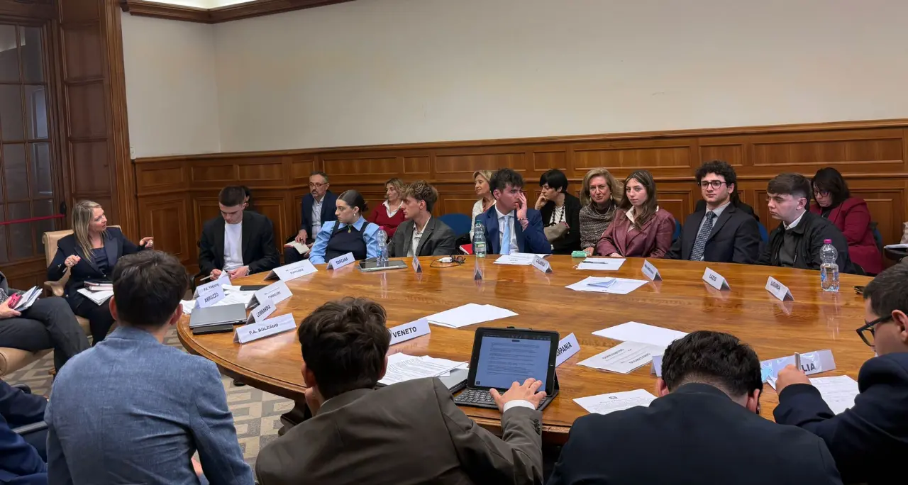 Consulte studentesche, parte dal ministero il percorso verso l’Europa: la Calabria porta a Roma la sua esperienza pilota