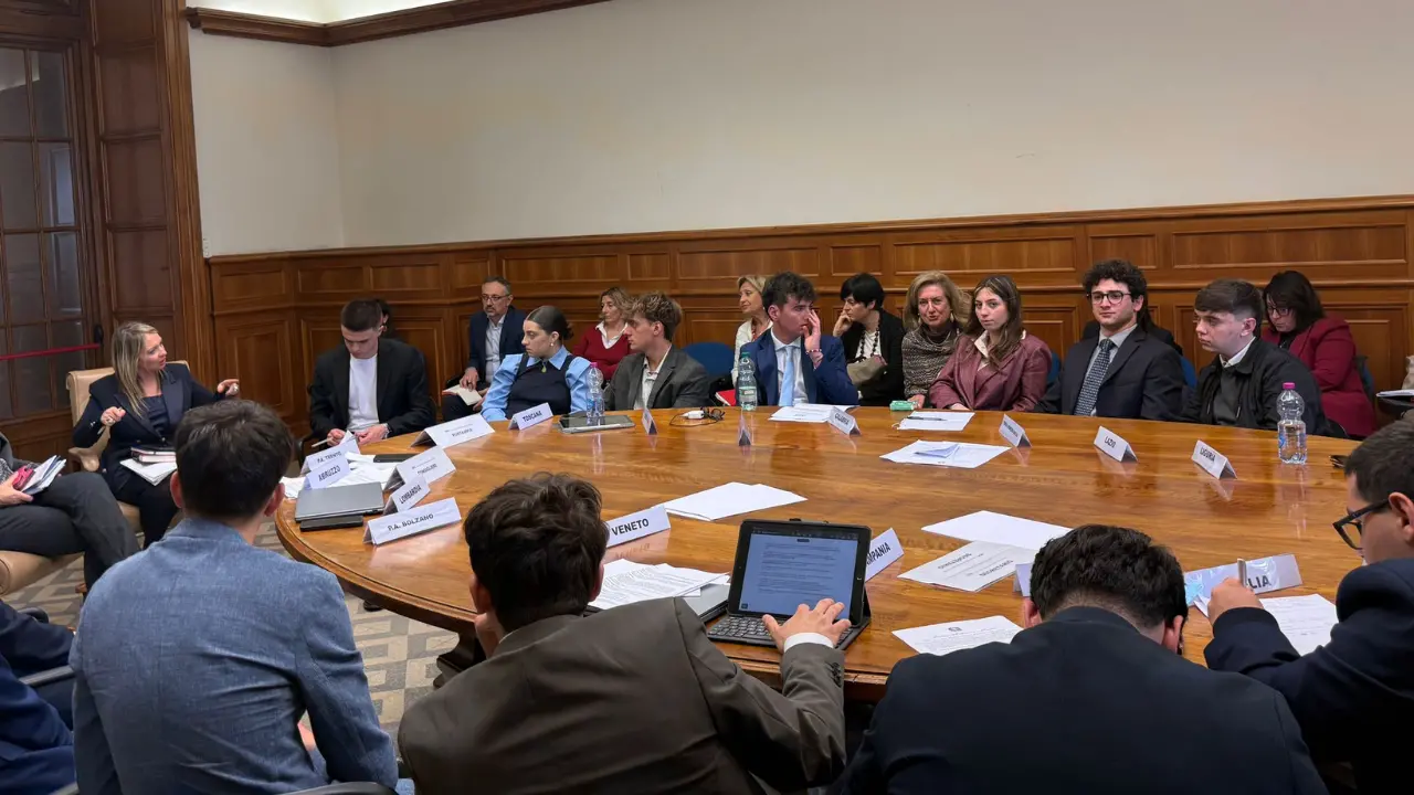 Consulte studentesche, parte dal ministero il percorso verso l’Europa: la Calabria porta a Roma la sua esperienza pilota