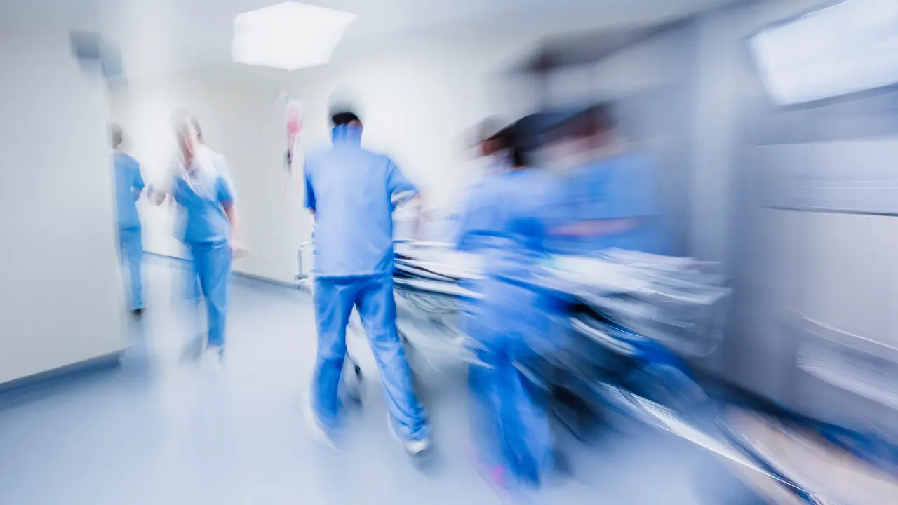 «A Pasqua mia figlia stava morendo, a\u00A0Vibo l’hanno salvata»: la lettera di una madre che ringrazia i medici italiani e cubani\u00A0\n