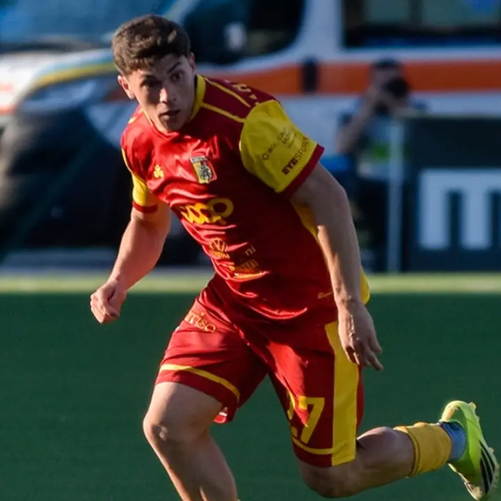 Serie B, Catanzaro beffato ad Avellino: a Iemmello risponde il portiere biancoverde\u00A0Iannarilli all’ultimo secondo\u00A0\n