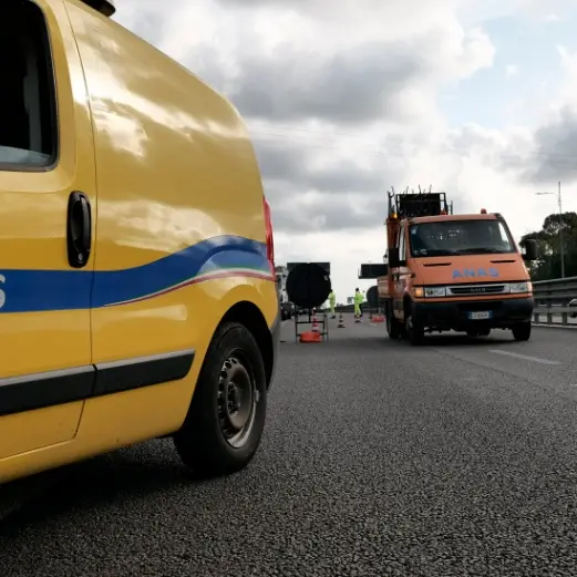 <p>A2, mezzo pesante in fiamme: tratto chiuso tra gli svincoli di Gerocarne e Mileto</p>