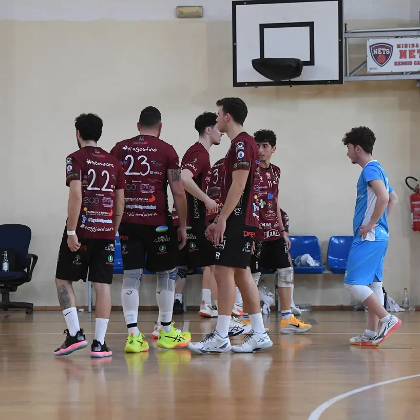 Amaro Dhelios Reggio batte al tie-break la\u00A0Sprovieri Volley Corigliano\u00A0\n