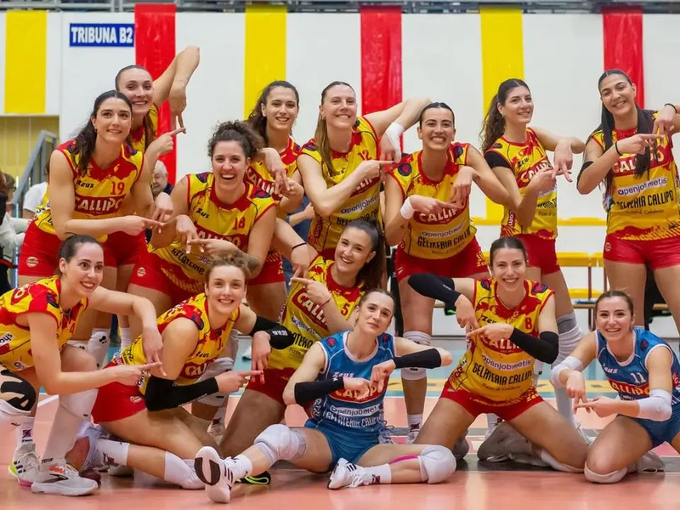 Volley femminile, Tonno Callipo promossa in A3 a quattro giornate dalla fine del campionato: battuta 3-0 la Futura Teramo