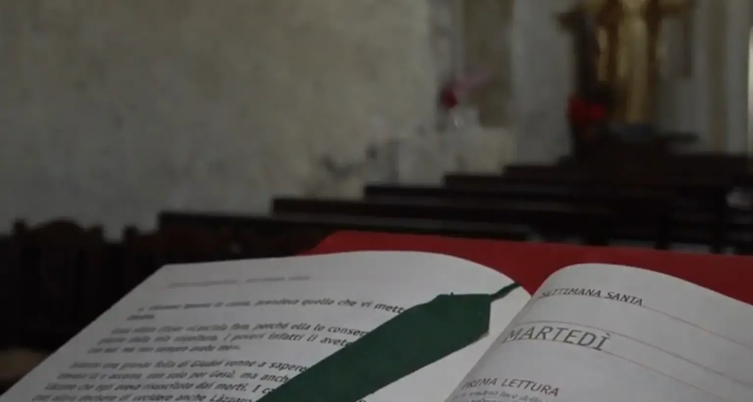 La porta che si apre nella notte: dentro la Pasqua greco-ortodossa degli Arbëreshë\n