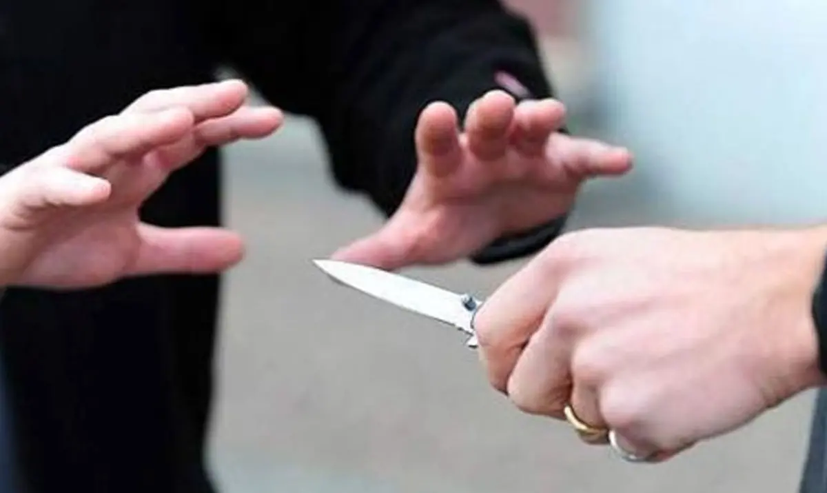 Crotone, si lamenta per l’auto sulla pista ciclabile e viene accoltellato: aggressore condannato per tentato omicidio\n