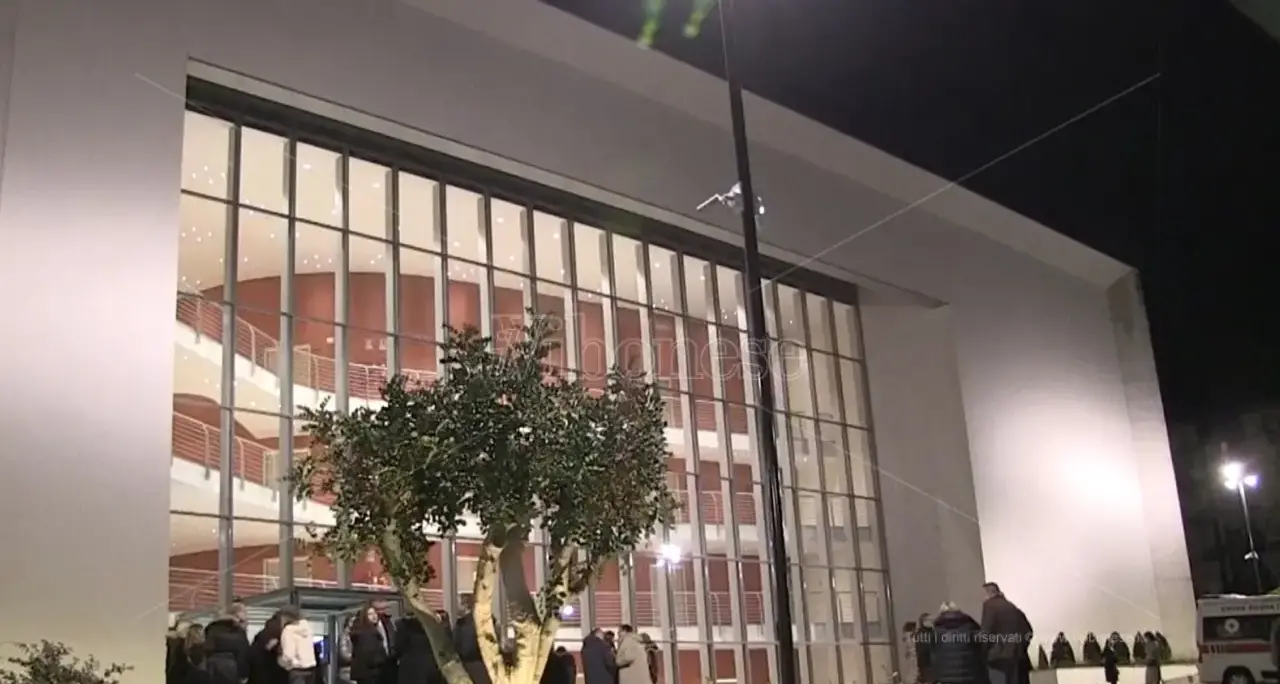 <p>Il teatro comunale<span style=\"color:hsl(0, 75%, 60%);\"> riaccende Vibo</span>: restituita fiducia a una città in cerca di presìdi culturali. Ma ora non bisogna mollare</p>