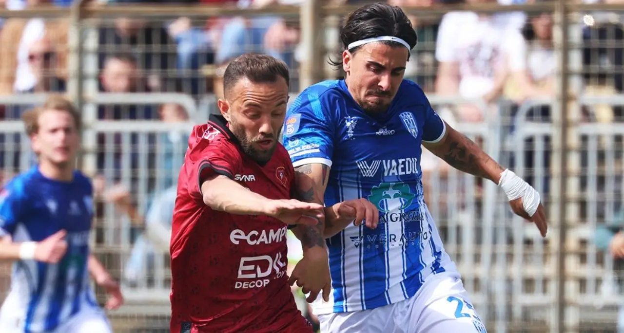 Serie D Calabria: pareggio amaro per la Reggina che saluta (forse) le speranze primo posto, Vigor Lamezia rimontata dal Savoia\n