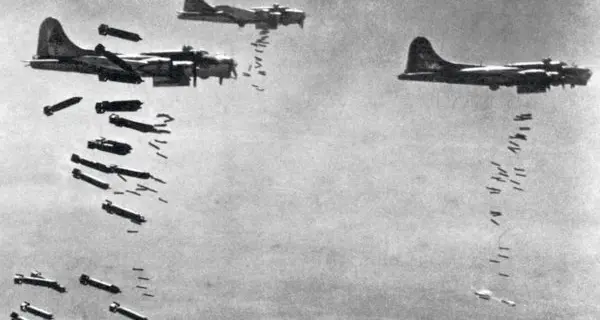 Ecco perché gli Alleati bombardarono Vibo Marina 83 anni fa (10 morti): un aereo abbandonò l’obiettivo primario che era Napoli\n