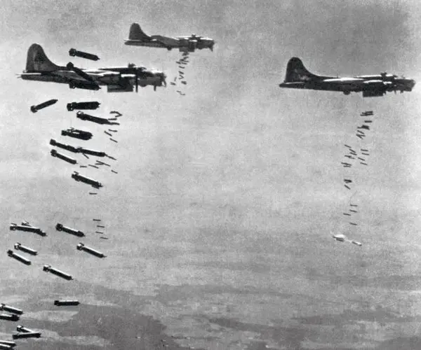 Ecco perché gli Alleati bombardarono Vibo Marina 83 anni fa (10 morti): un aereo abbandonò l’obiettivo primario che era Napoli\n