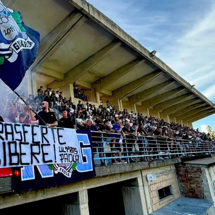 Eccellenza, la Paolana sbatte sulla capolista Praiatortora. Corapi: «Condannati da un fallo laterale»\n