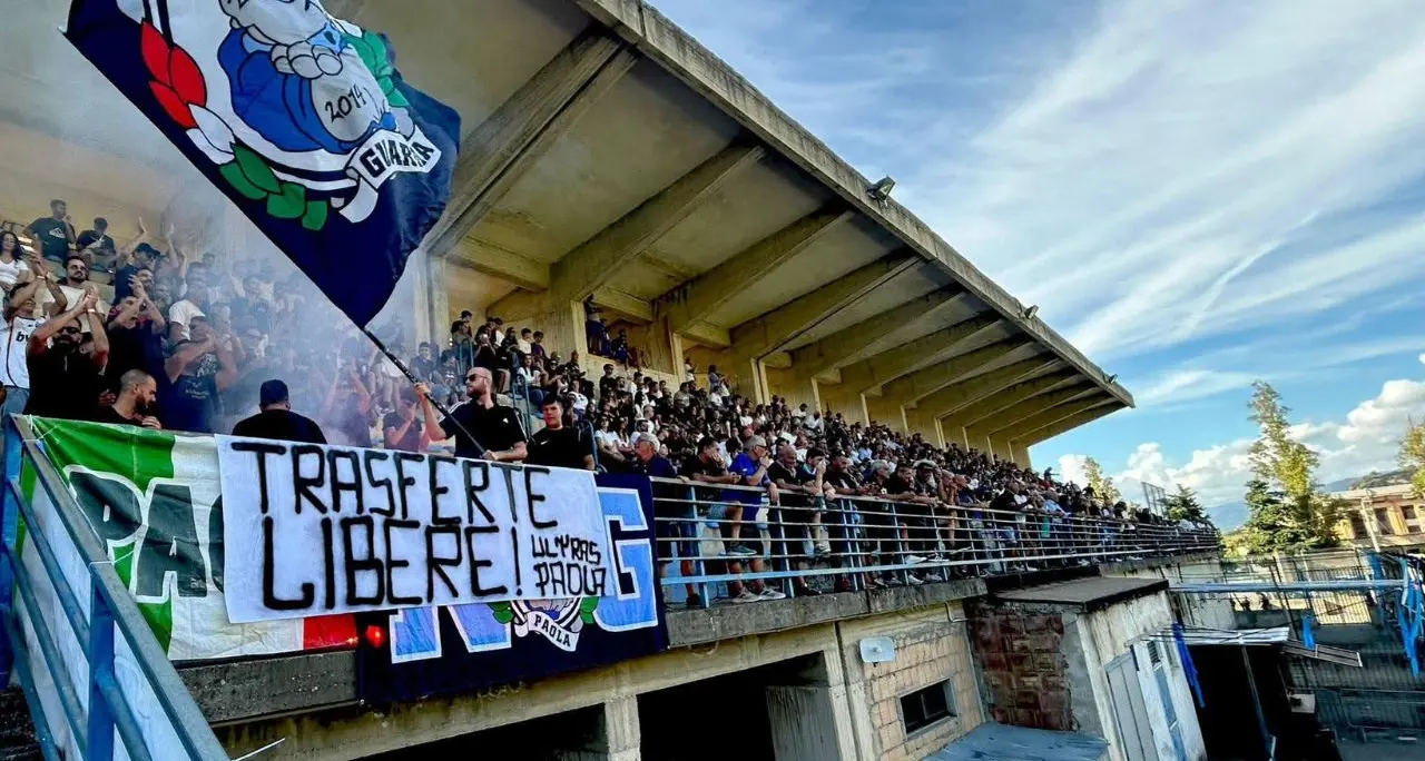 Eccellenza, la Paolana sbatte sulla capolista Praiatortora. Corapi: «Condannati da un fallo laterale»\n