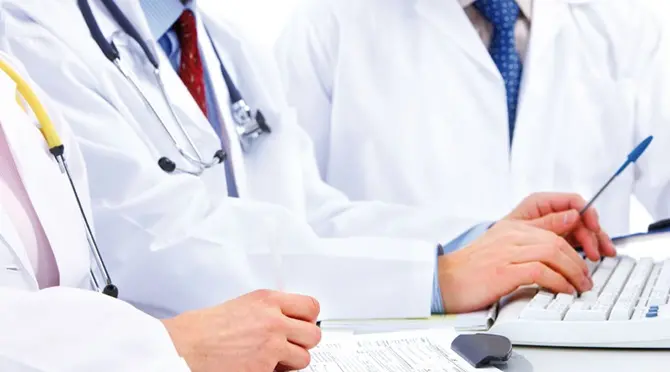 Rosarno, medici di base nel mirino: la solidarietà della FIMMG e interrogativi su un sistema sotto pressione\n