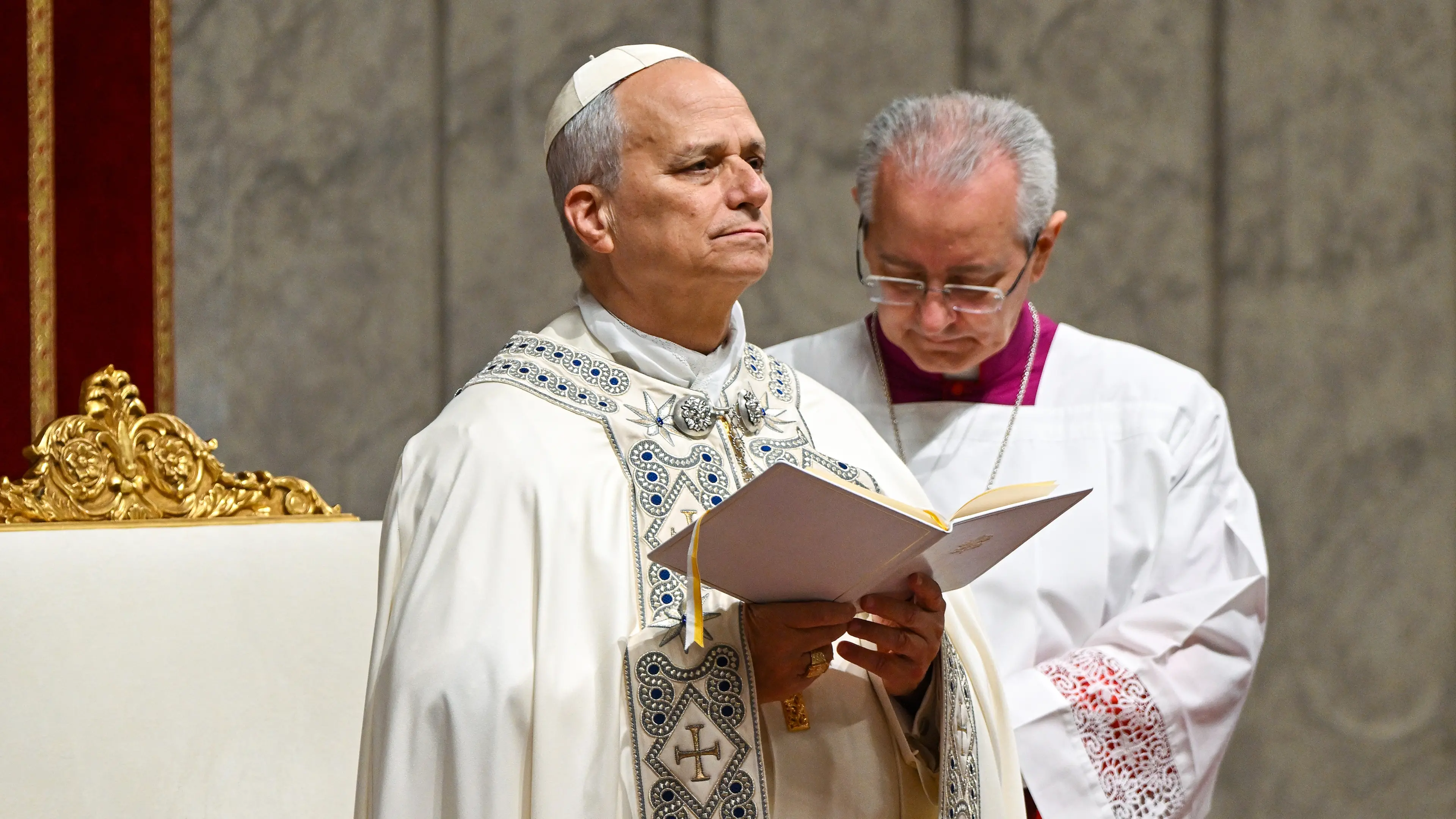 **NO LIBRI** Italy, Rome, Vatican, 2026/12/31 Pope Leo XIV leading the Vespers and Te Deum prayer on New Year\\'s Eve in St. Peter\\'s Basilica at the Vatican Photograph by ALESSIA GIULIANI / Catholic Press Photo , ALESSIA GIULIANI