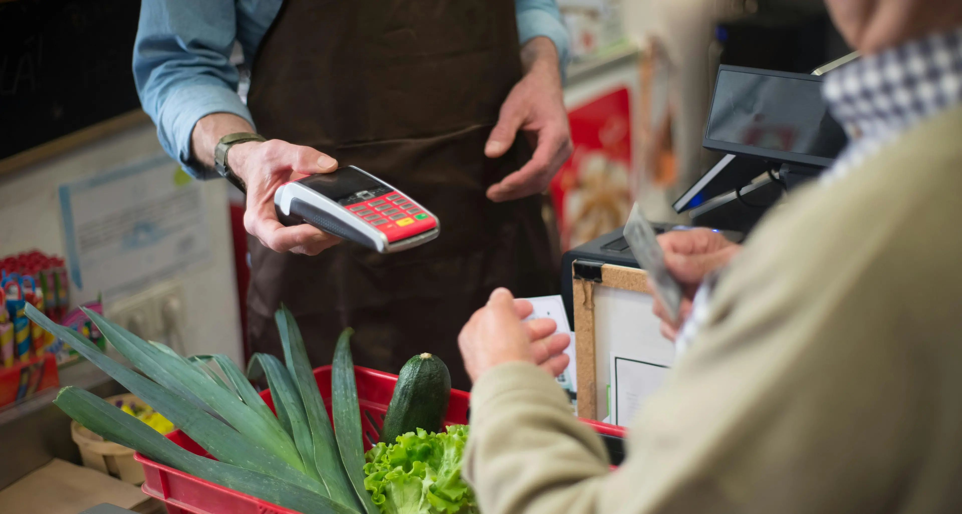Cresce la spesa delle famiglie,\u00A0Calabria regione più esposta:\u00A0cibo, bollette e trasporti si portano via il 50% del budget mensile\n