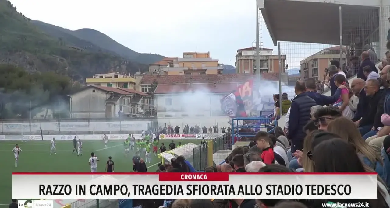 Razzo in campo, tragedia sfiorata allo stadio Tedesco