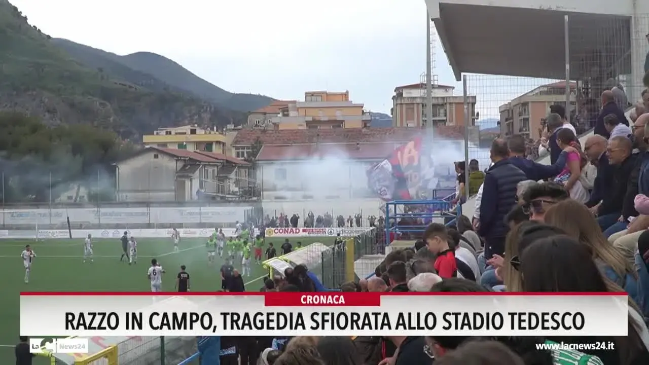 Razzo in campo, tragedia sfiorata allo stadio Tedesco