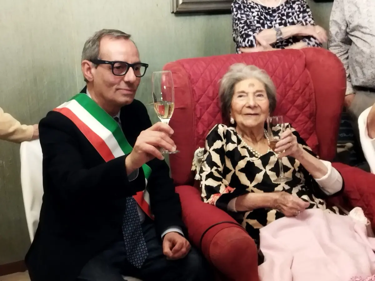 L’Amministrazione comunale di Reggio festeggia la centenaria Adriana Cardea