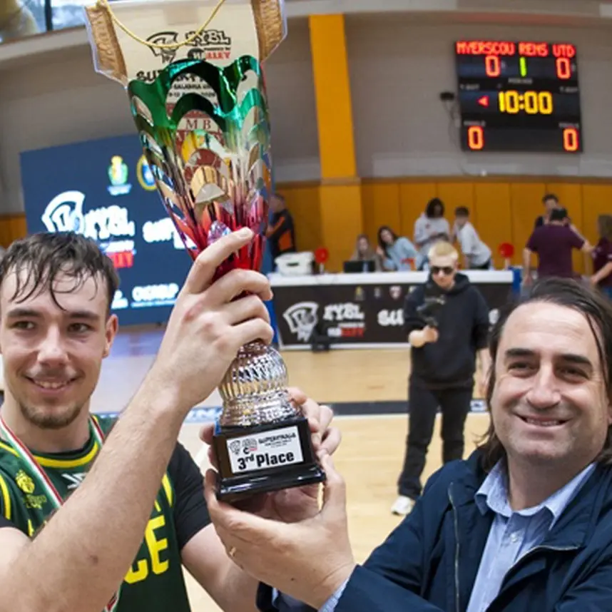 Superfinal Eybl U20 a Reggio, Rens United domina e porta il titolo negli Stati Uniti\n
