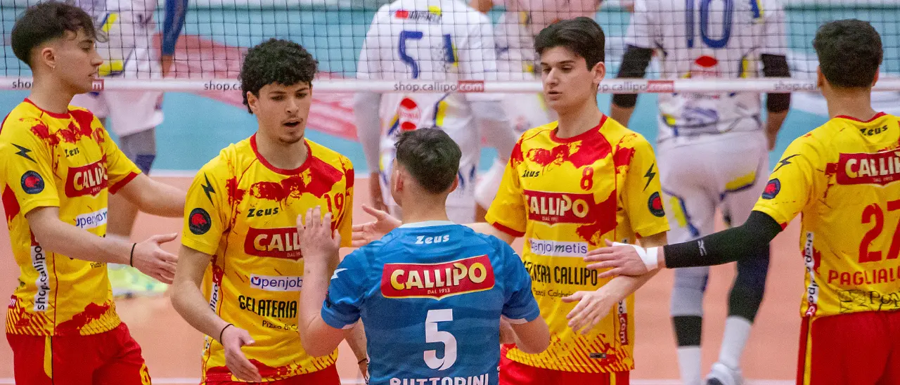 Volley maschile, la Tonno Callipo Vibo\u00A0cede un punto\u00A0a\u00A0Crotone ma resta in zona play-off a una lunghezza dalla vetta\n