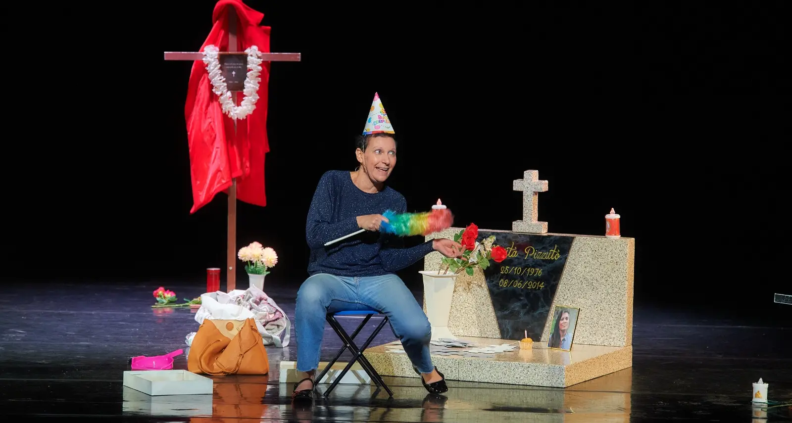 “Puzzle, donne a pezzi”: al Teatro\u00A0di Catanzaro il dolore che diventa voce di rinascita con l’attrice Stefania Pascali\n