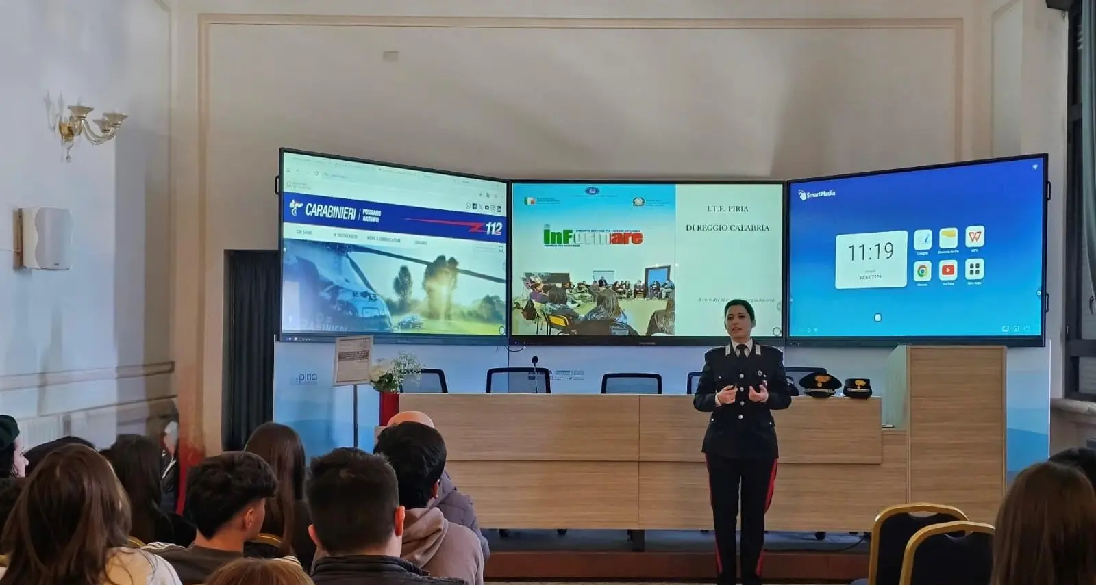 Reggio Calabria, i Carabinieri incontrano gli studenti: il cane “Manco” protagonista del progetto «InFormare»\n