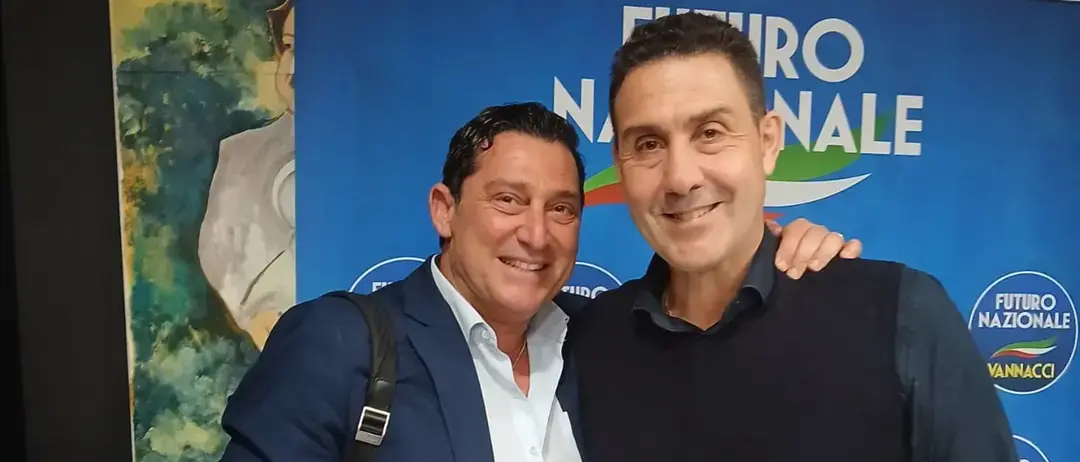 Il movimento di Vannacci allestisce a Vibo i gazebo di Futuro Nazionale: «Puntiamo ad ampliare\u00A0la nostra base»\n