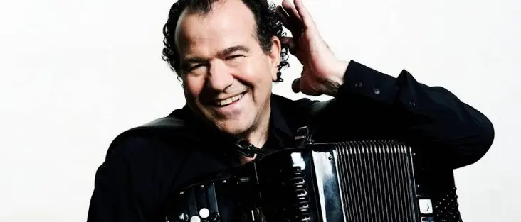 Al teatro Rendano tutto pronto per il concerto di Galliano, il maestro indiscusso della fisarmonica