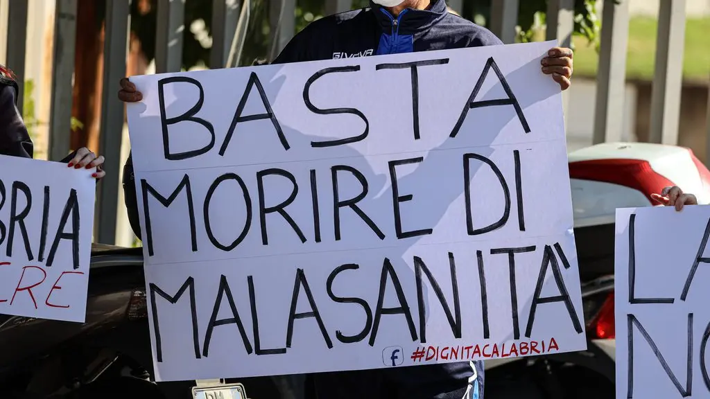 <p>Sanità, Santo Gioffré avverte: «Commissariamento finito ma <span style=\"color:hsl(0, 75%, 60%);\">l'emergenza </span>è ancora aperta»</p>