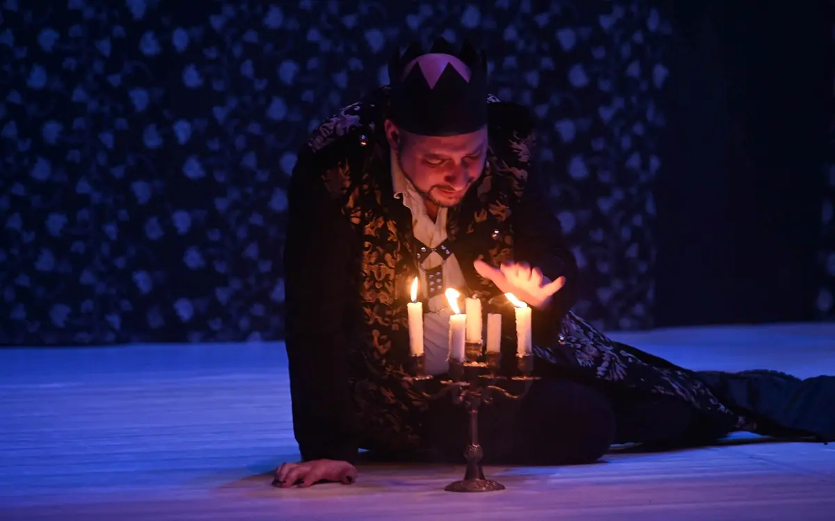 A Polistena\u00A0“Enrico IV – una commedia”, l’opera sulla follia e i rapporti umani\n