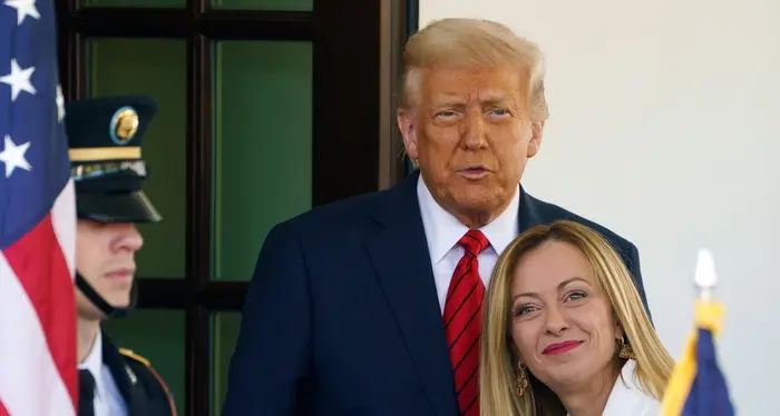 Trump-Meloni, fine di un’amicizia: «La premier non fa nulla per il petrolio, sono scioccato»\n