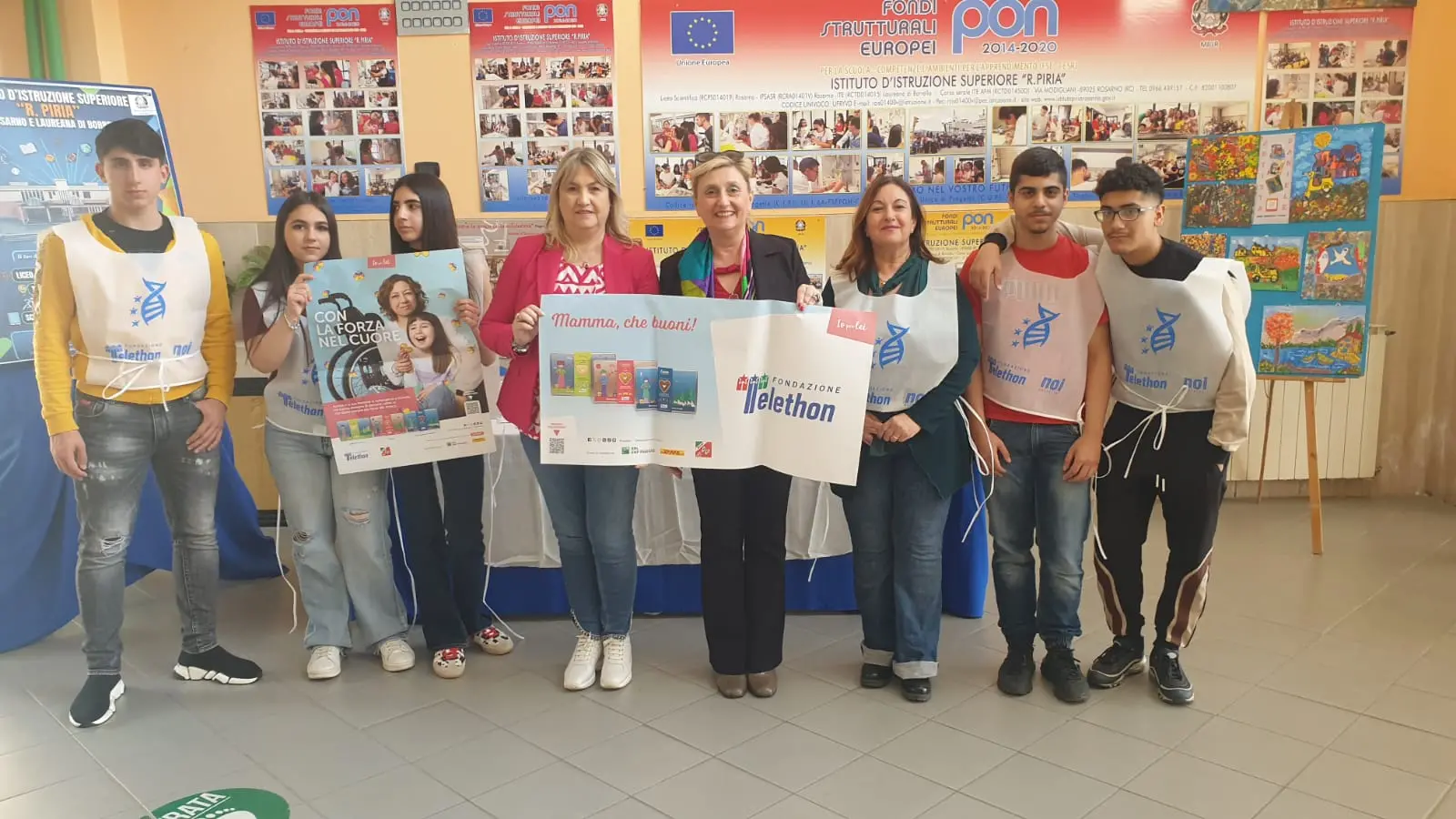 Cuori di biscotto per la ricerca: l’impegno degli studenti del Piria di Rosarno al fianco di Telethon\n