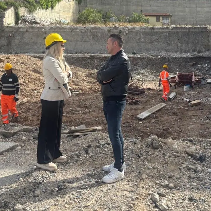 Paola, Caterina Bruno visita i cantieri del Pizzini-Pisani e rilancia sugli studenti\n