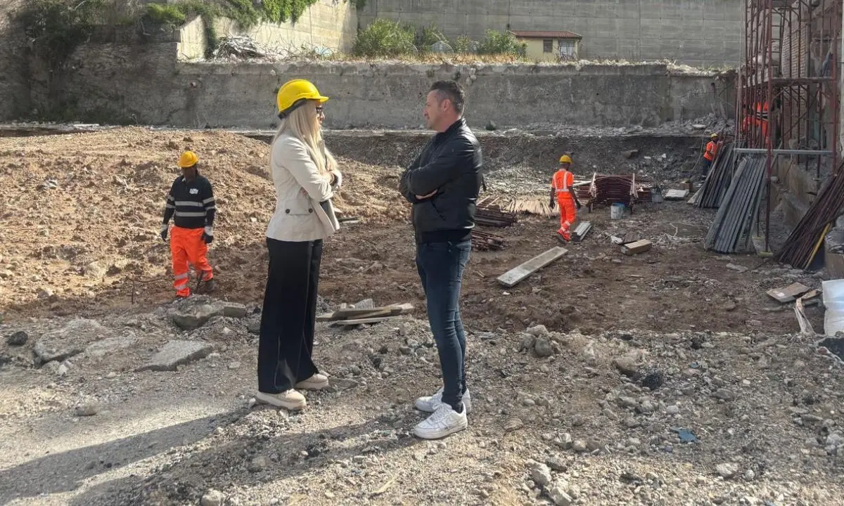 Paola, Caterina Bruno visita i cantieri del Pizzini-Pisani e rilancia sugli studenti\n