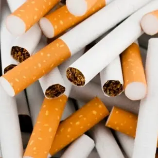 Aumenta il prezzo delle sigarette, da domani\u00A0fino a +30 centesimi a pacchetto\n