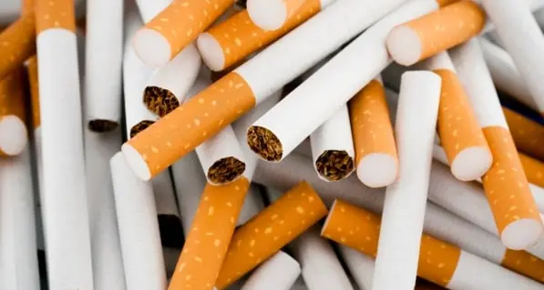 Aumenta il prezzo delle sigarette, da domani\u00A0fino a +30 centesimi a pacchetto\n