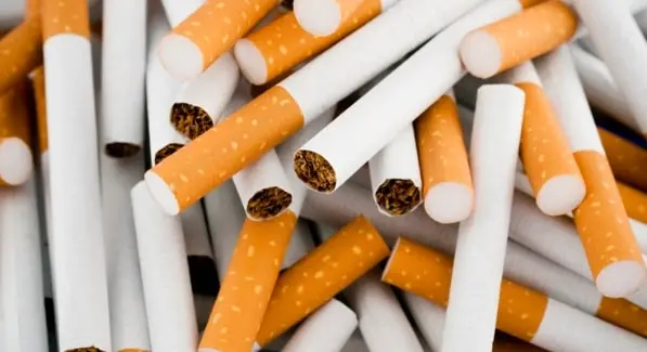 Aumenta il prezzo delle sigarette, da domani\u00A0fino a +30 centesimi a pacchetto\n