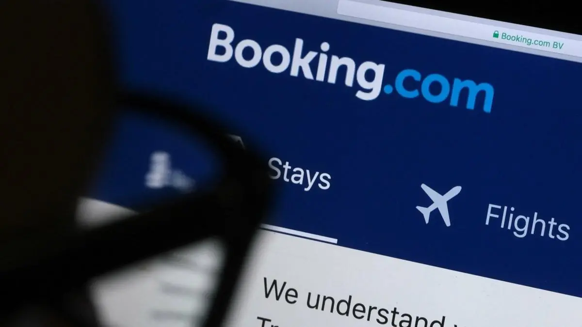 Attacco hacker contro Booking, rubati dati su prenotazioni: scatta avviso agli utenti