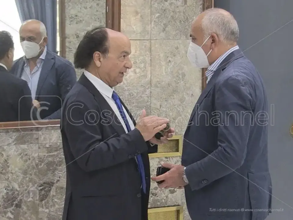 Comune e Cosenza Calcio ai ferri corti sui lavori della Tribuna B: il documento esclusivo